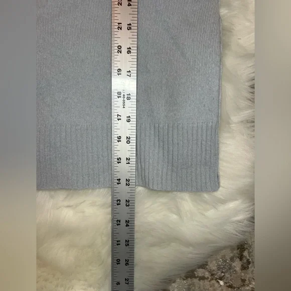 Aqua Cashmere 100 percent cashmere turtle neck long sleeve sweater size small - Picture 6 of 7